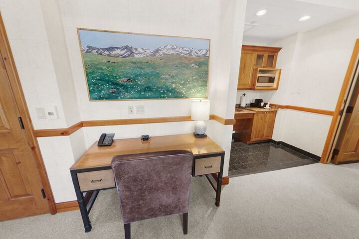 Room 40 of 87