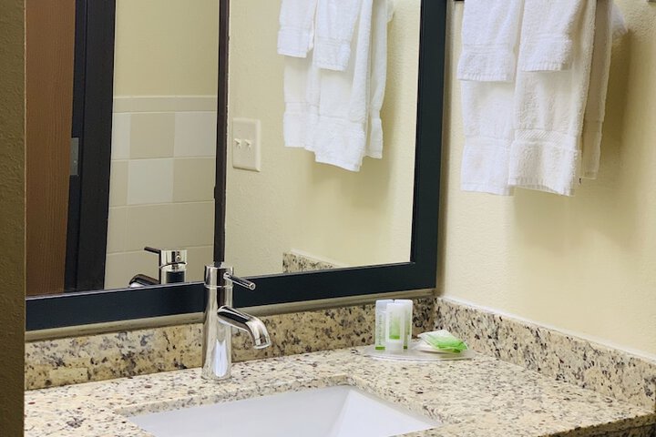 AmericInn by Wyndham Kewanee