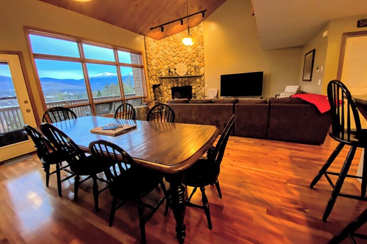 V3 Gorgeous Ski-in Mountain View Townhouse With Amazing Views in Bretton Woods