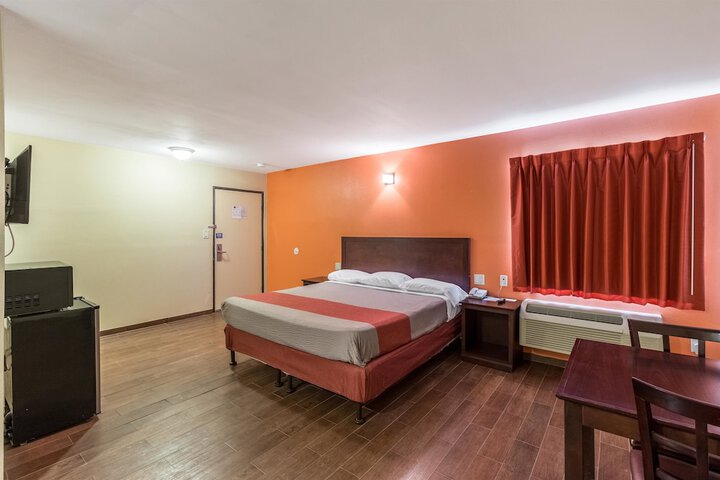 Room 47 of 68