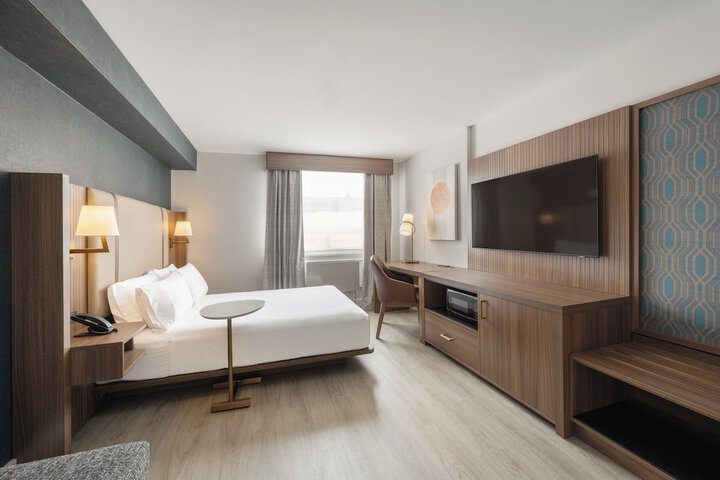 Holiday Inn & Suites Winnipeg Downtown by IHG