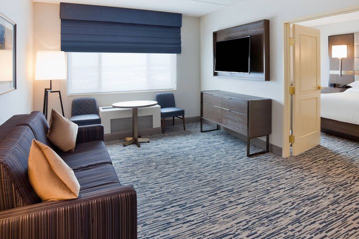 Sheraton St. Paul Woodbury Hotel