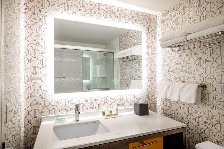 Room 15 of 60