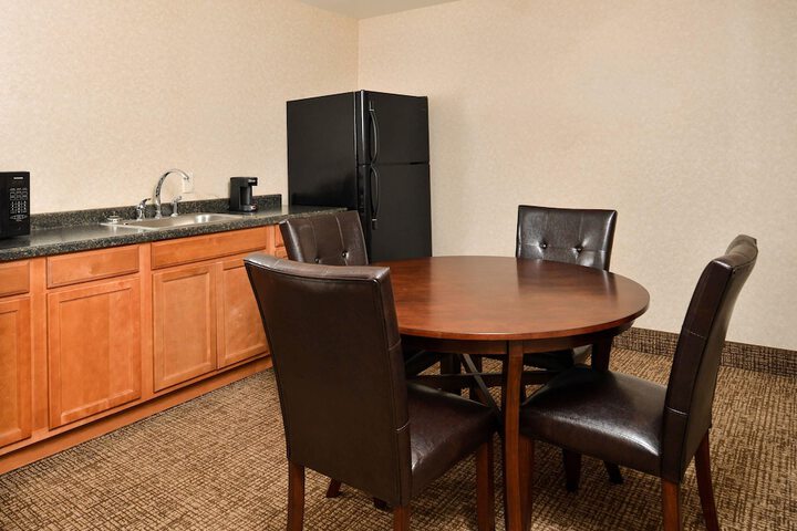 Comfort Inn & Suites Madison North
