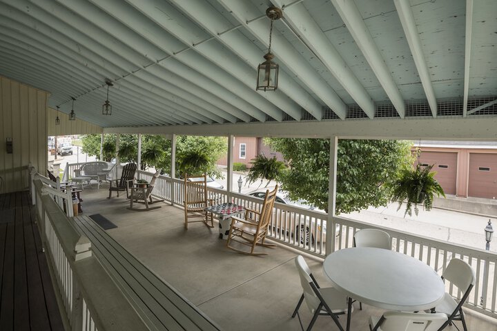 Sugarcreek Village Inn