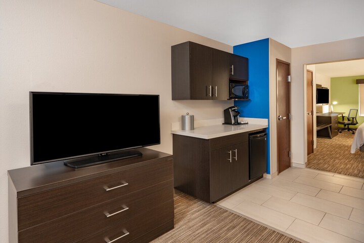 Holiday Inn Express & Suites Trinidad by IHG