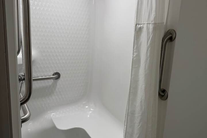 Room 13 of 52