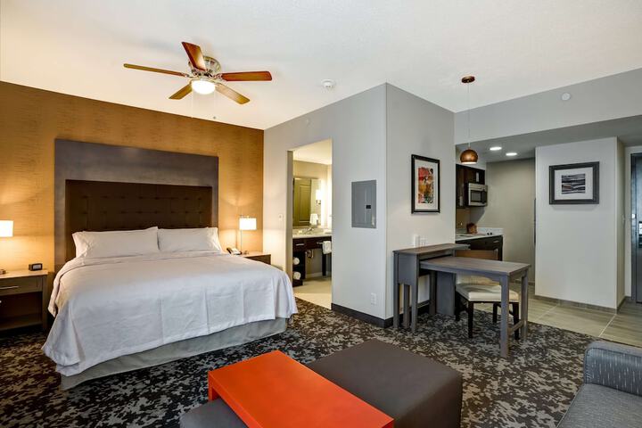 Room 13 of 39