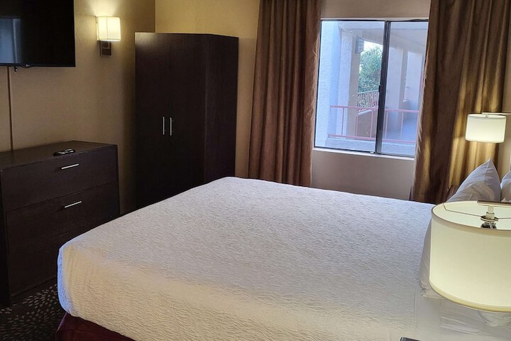 Room 20 of 63