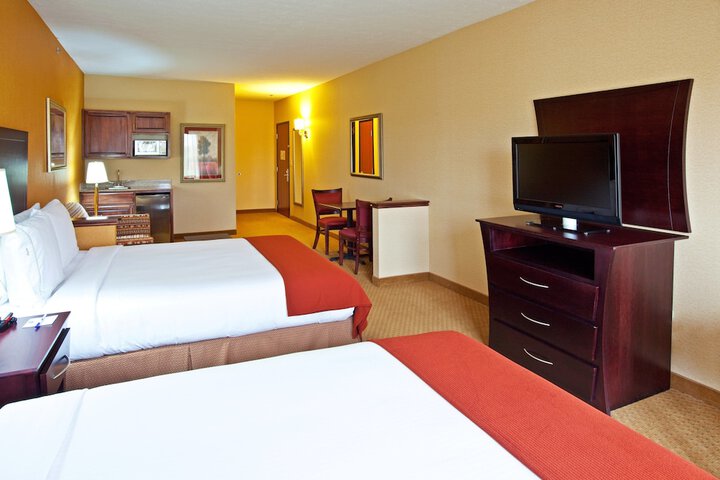 Room 34 of 71