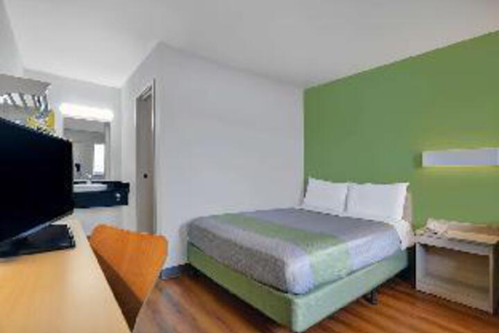 Room 28 of 32