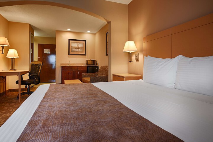 Room 9 of 38