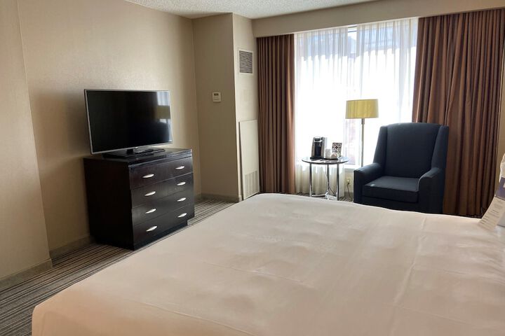 Room 34 of 61