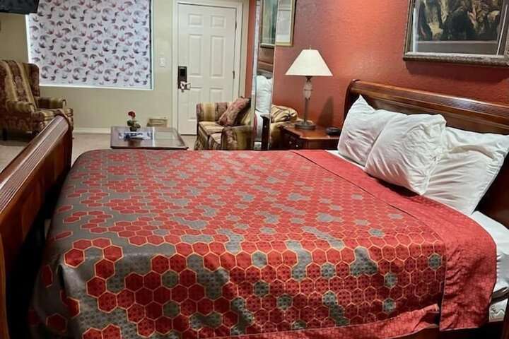 Room 8 of 8