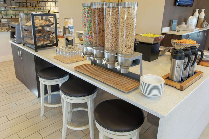 Breakfast/Coffee Service 71 of 82