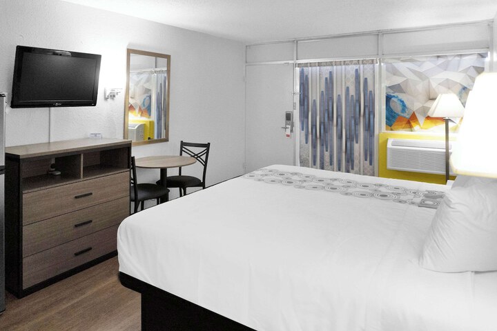 Room 34 of 52