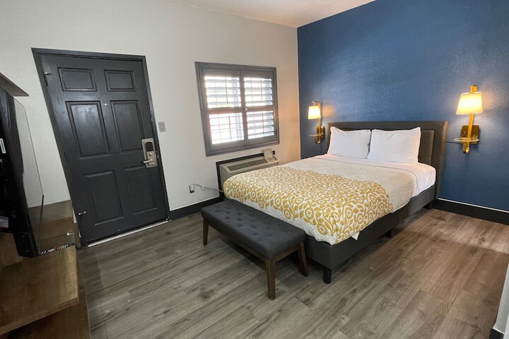 Room 21 of 29