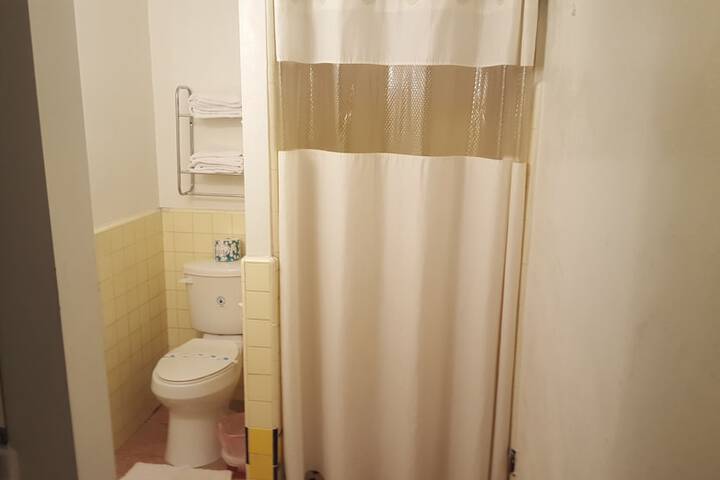 Room 12 of 37
