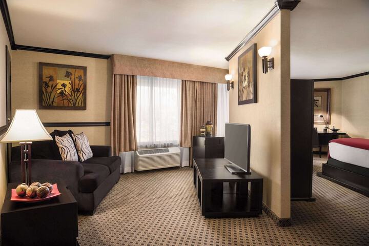 Room 30 of 44