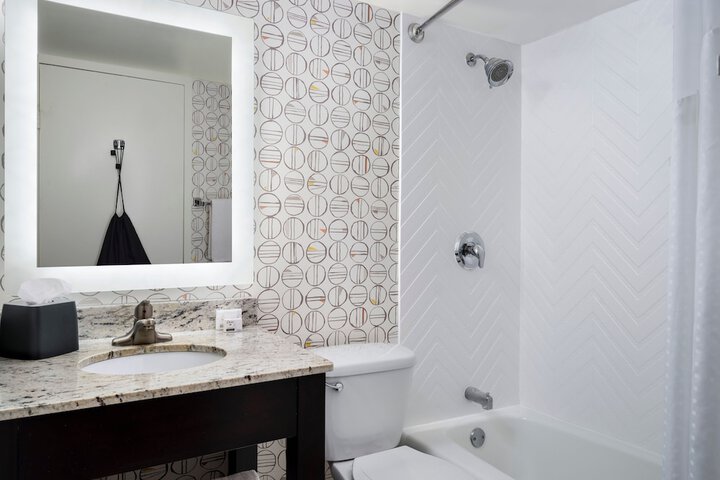 Holiday Inn & Suites Marlborough by IHG
