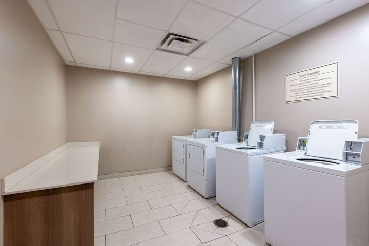 La Quinta Inn & Suites by Wyndham Morgantown