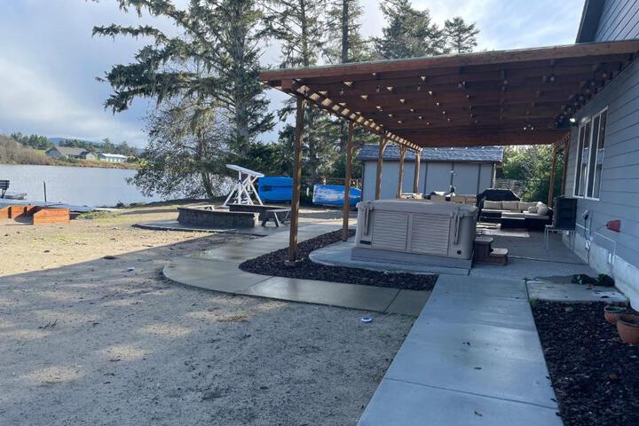 Gearhart Lakefront Vacation Rental
