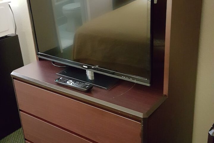 Room 12 of 33