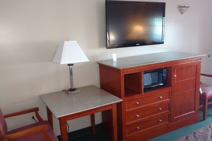 Room 25 of 33