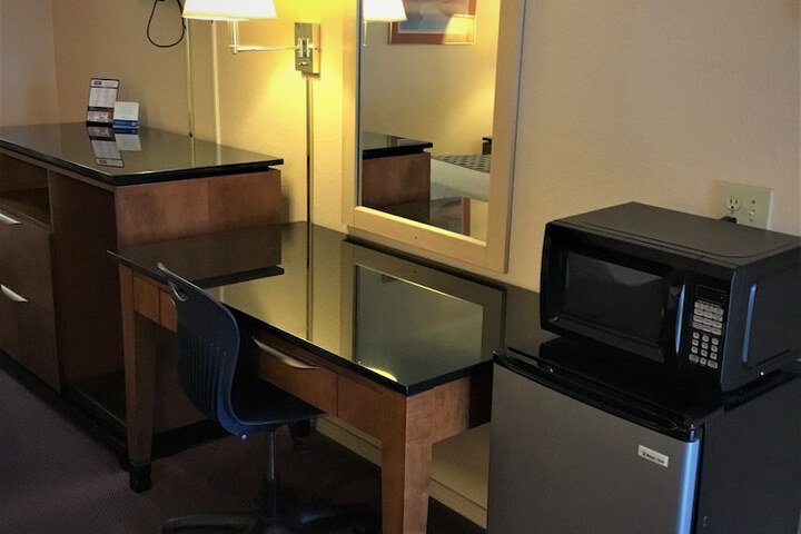 Room 16 of 36
