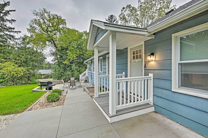 Updated Twin Lakes Cottage Walk to Lake Mary