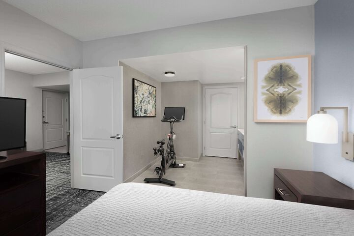 Room 33 of 48