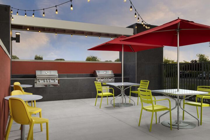 Home2 Suites by Hilton Clovis Fresno Airport