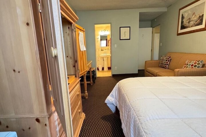 Room 33 of 45