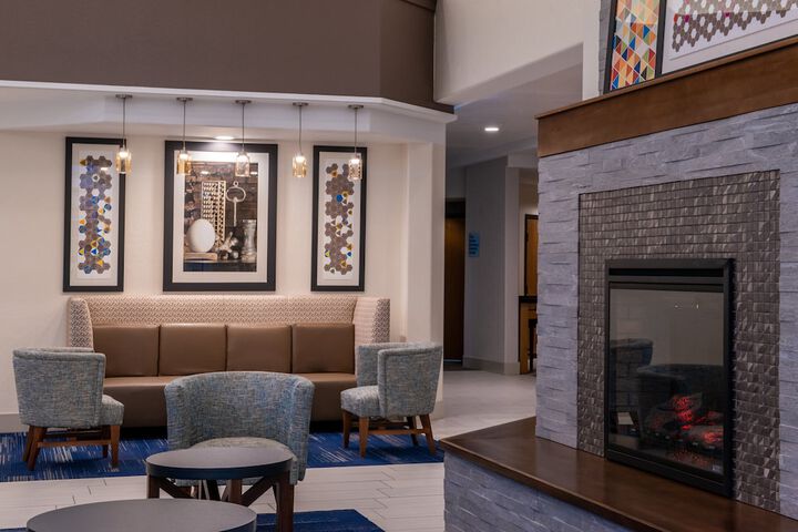 Hotel 4 of 80