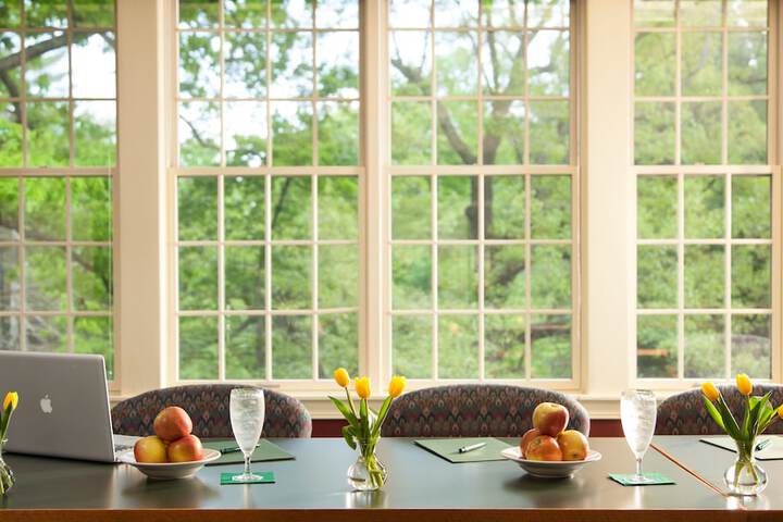 1906 Pine Crest Inn