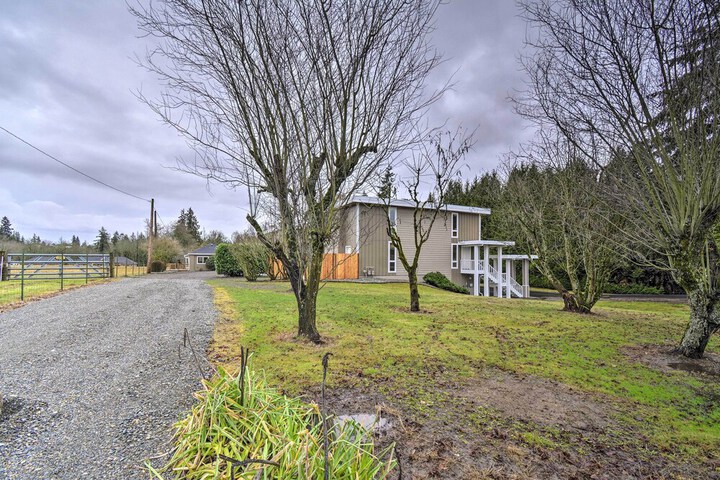 Luxurious Tacoma Retreat w / Quartz Countertops!
