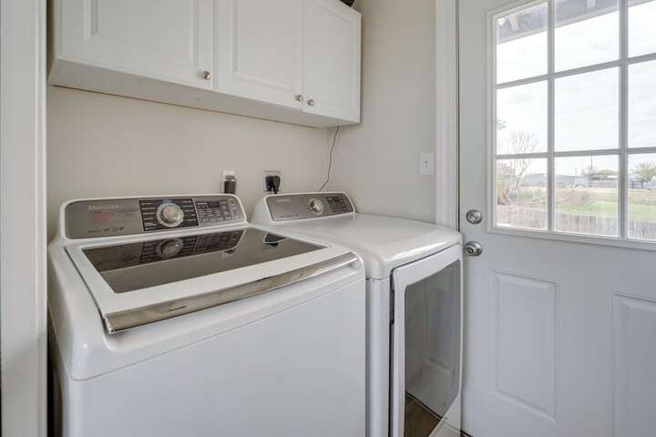 Pet-friendly Texas Retreat w / Deck & Gas Grill!