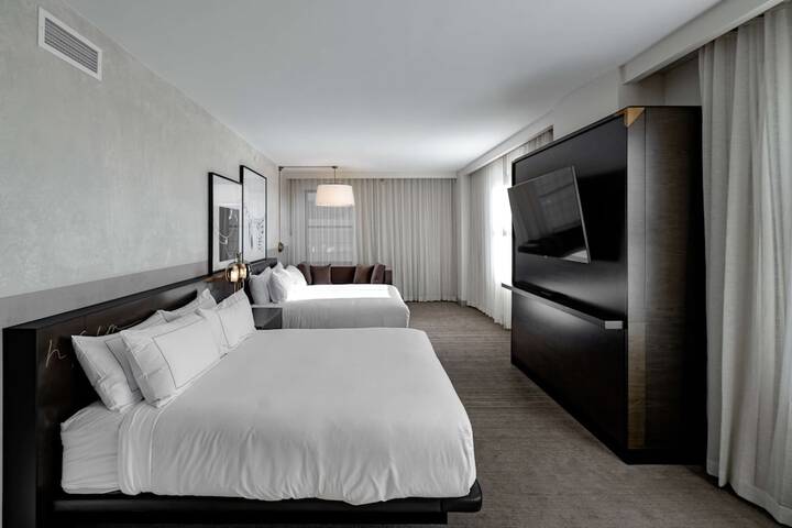 Hotel Fort Des Moines Curio Collection by Hilton