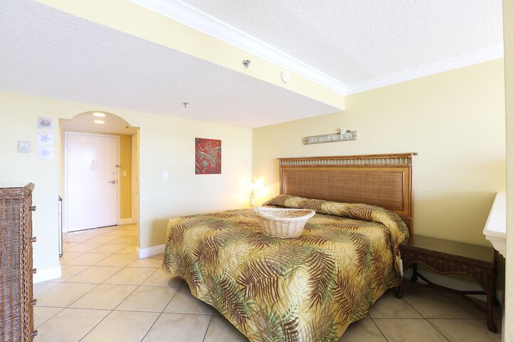 Room 14 of 32
