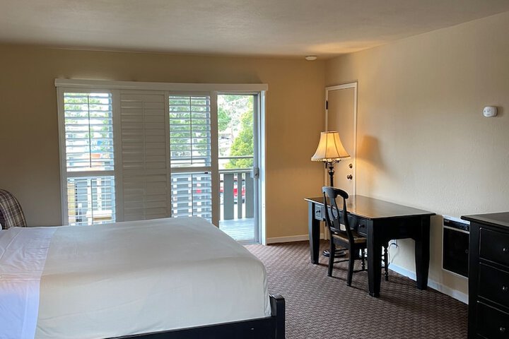 Room 22 of 33