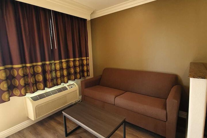 Room 26 of 35