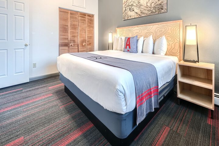 Room 63 of 137