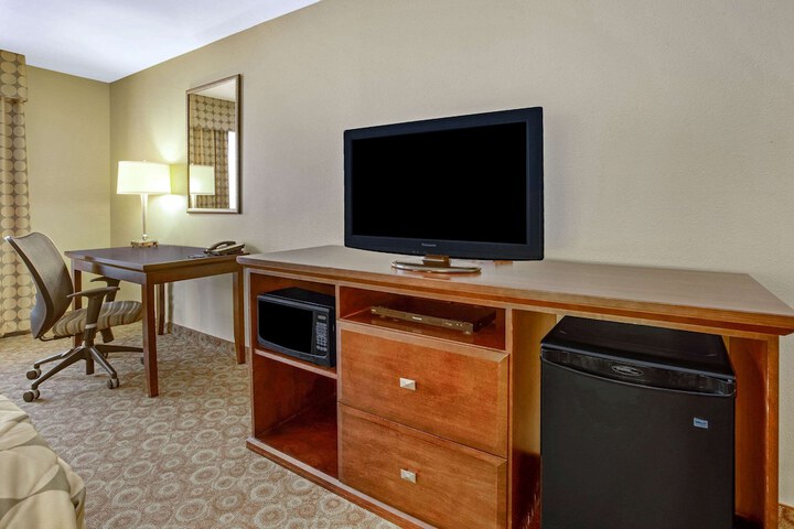 La Quinta Inn & Suites by Wyndham Dickinson