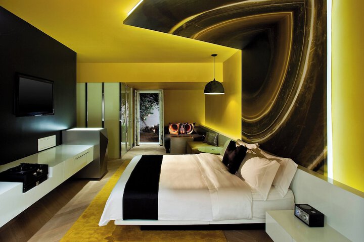Room 28 of 100