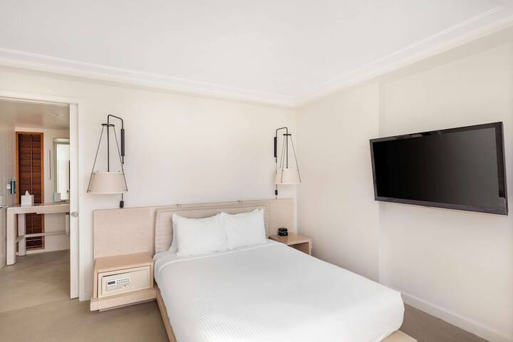 Room 43 of 99