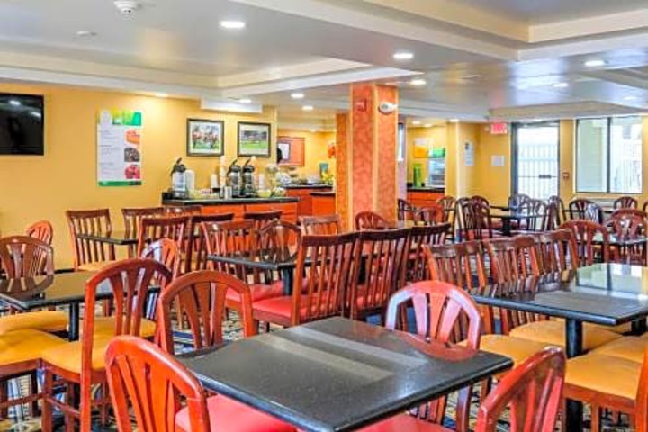 Quality Inn & Suites Lexington