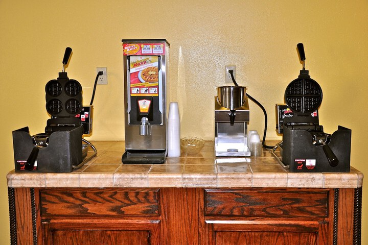 Breakfast/Coffee Service 29 of 35