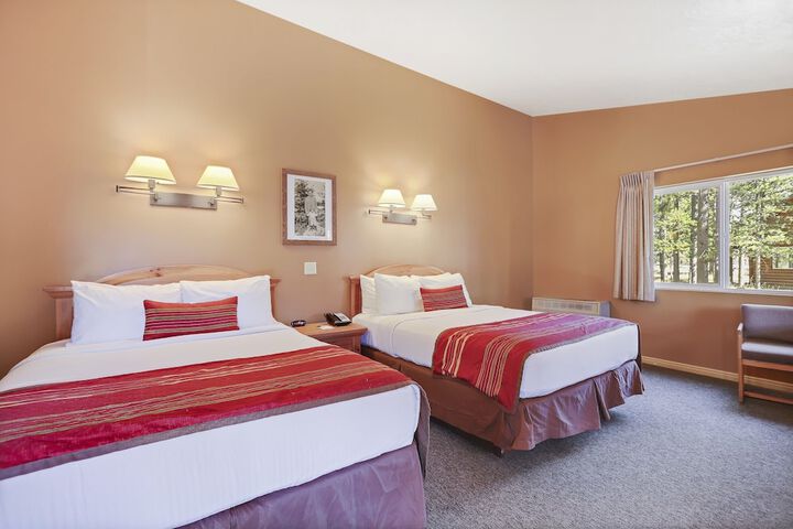 Headwaters Lodge & Cabins at Flagg Ranch