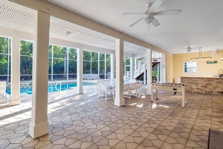 The Palm and Shell Captiva Island Private Luxury Home With Pool hot tub and Beach Access