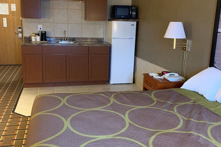 Room 13 of 27